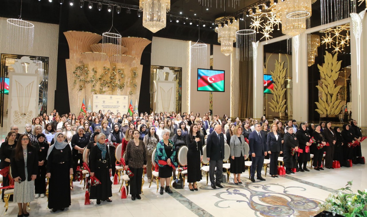 Nizami rayonunda Beynəlxalq Qadınlar Günü münasibətilə tədbir keçirilib - FOTOLAR