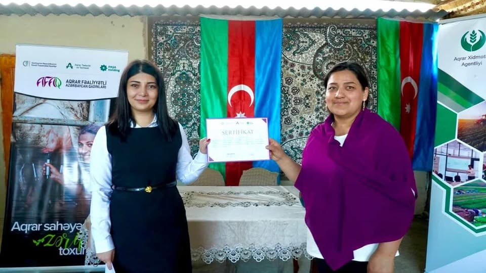 Füzulidə qadın fermerlərə avadanlıqlar təqdim olunub - FOTOLAR