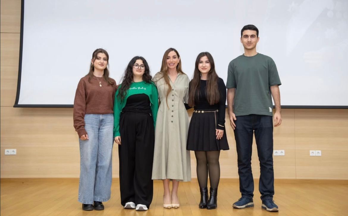 Arzu Əliyeva Bakı Ali Neft Məktəbində - FOTOLAR