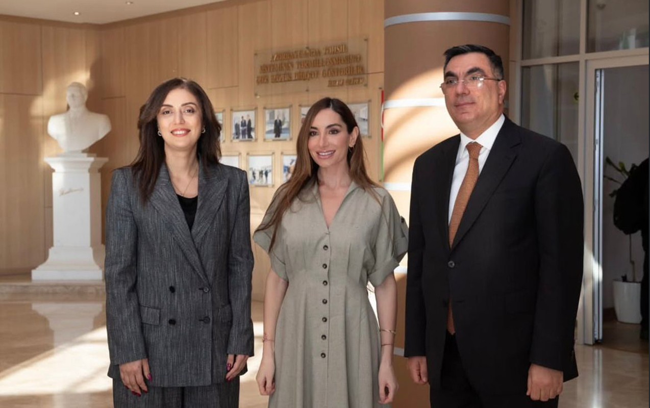 Arzu Əliyeva Bakı Ali Neft Məktəbində - FOTOLAR