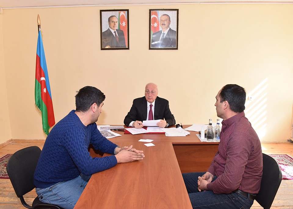 Zakir Fərəcov vətəndaş müraciətlərini yerində dinlədi - FOTOLAR