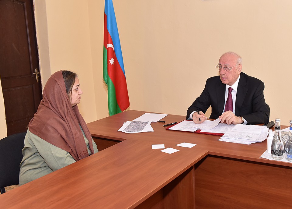 Zakir Fərəcov vətəndaş müraciətlərini yerində dinlədi - FOTOLAR