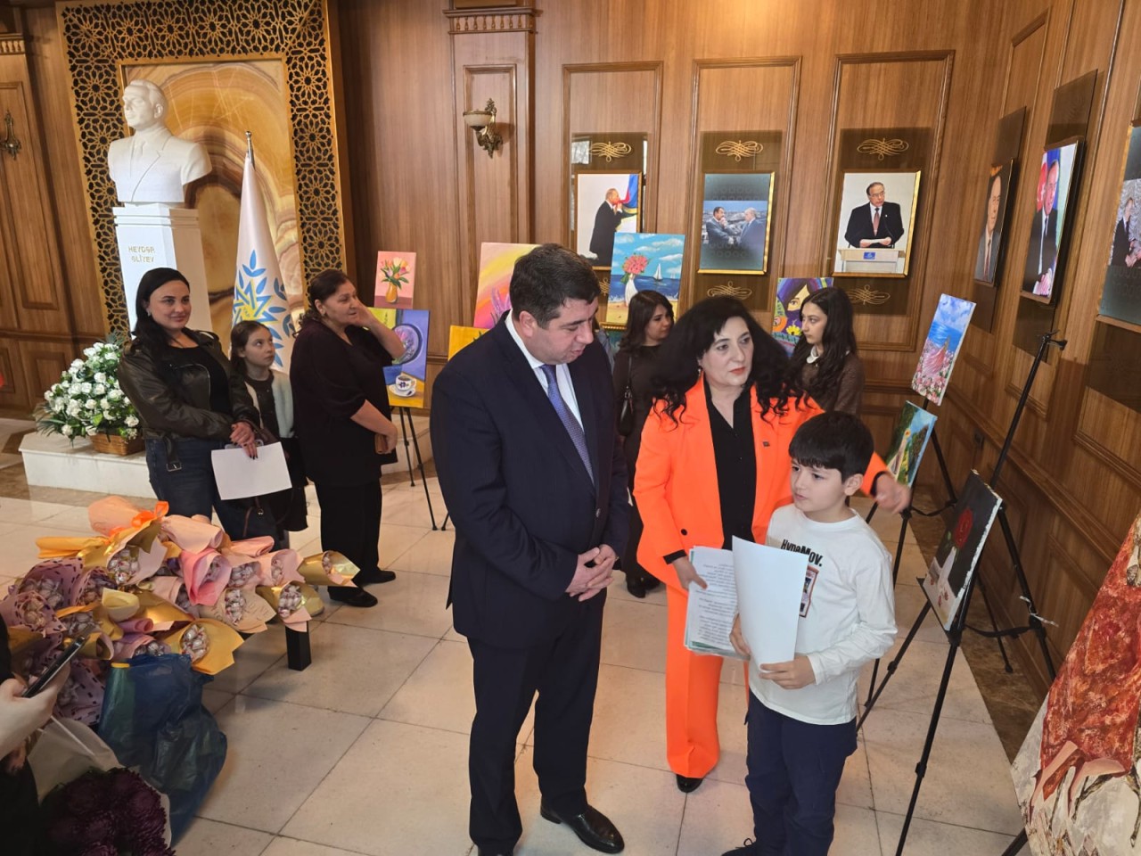 “Güc və Zəriflik” adlı rəsm sərgisi keçirilib - FOTOLAR