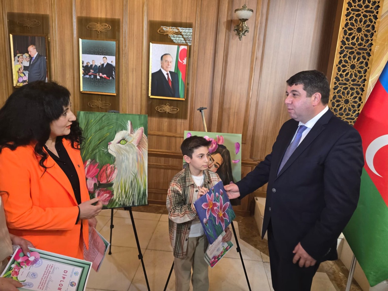 “Güc və Zəriflik” adlı rəsm sərgisi keçirilib - FOTOLAR