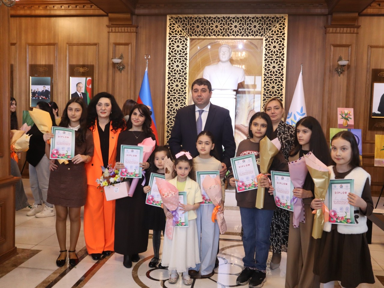 “Güc və Zəriflik” adlı rəsm sərgisi keçirilib - FOTOLAR