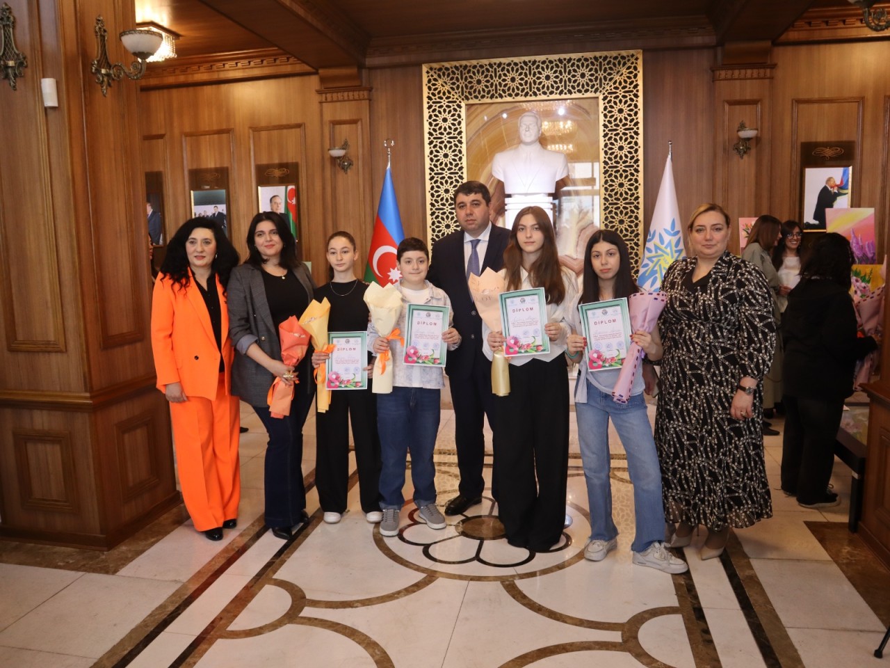 “Güc və Zəriflik” adlı rəsm sərgisi keçirilib - FOTOLAR