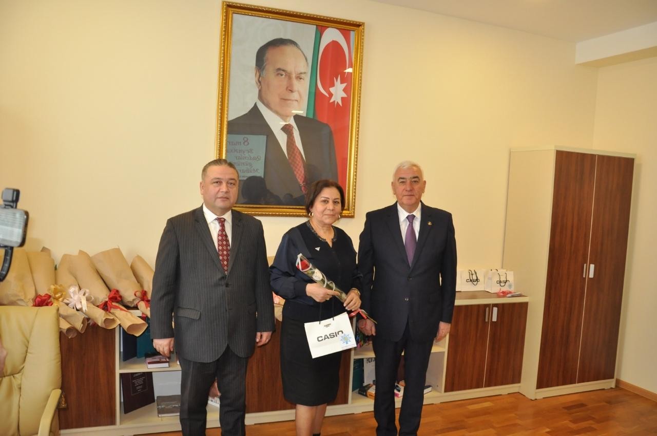 Qadınlar ölkəmizin ictimai-siyasi həyatında fəal iştirak edirlər - FOTOLAR