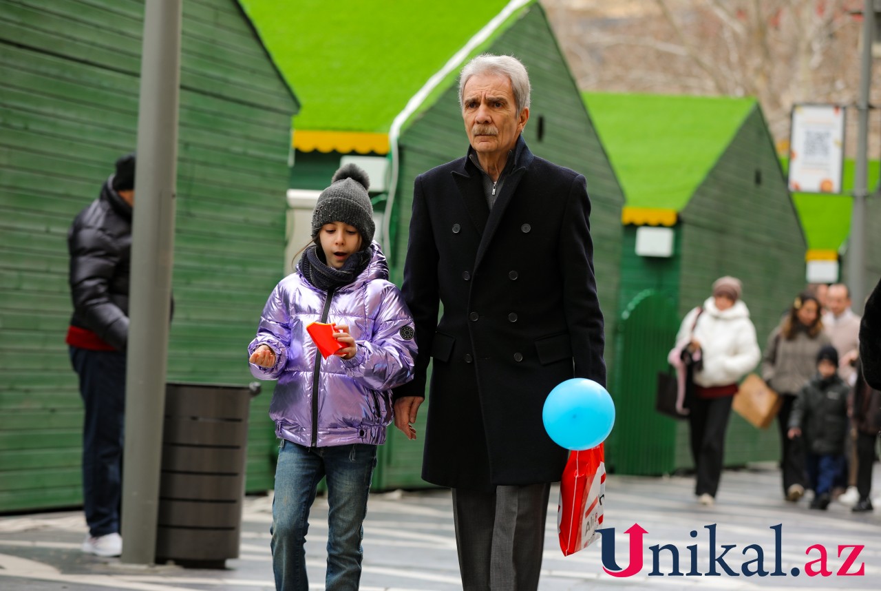 Bakıda 8 Mart ab-havası – FOTOLAR