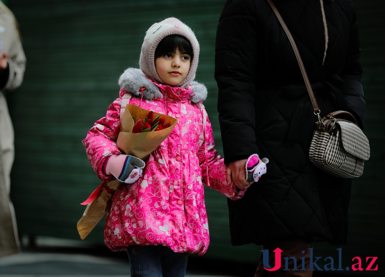 Bakıda 8 Mart ab-havası – FOTOLAR