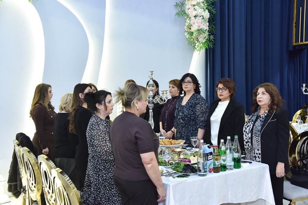 Nəsimi rayonunda 8 Mart münasibətilə tədbir keçirildi - FOTOLAR