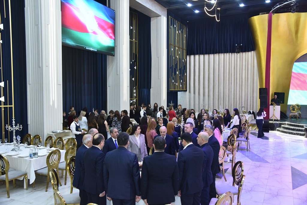 Nəsimi rayonunda 8 Mart münasibətilə tədbir keçirildi - FOTOLAR