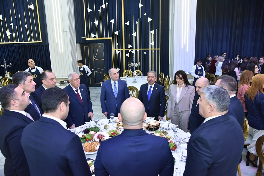 Nəsimi rayonunda 8 Mart münasibətilə tədbir keçirildi - FOTOLAR