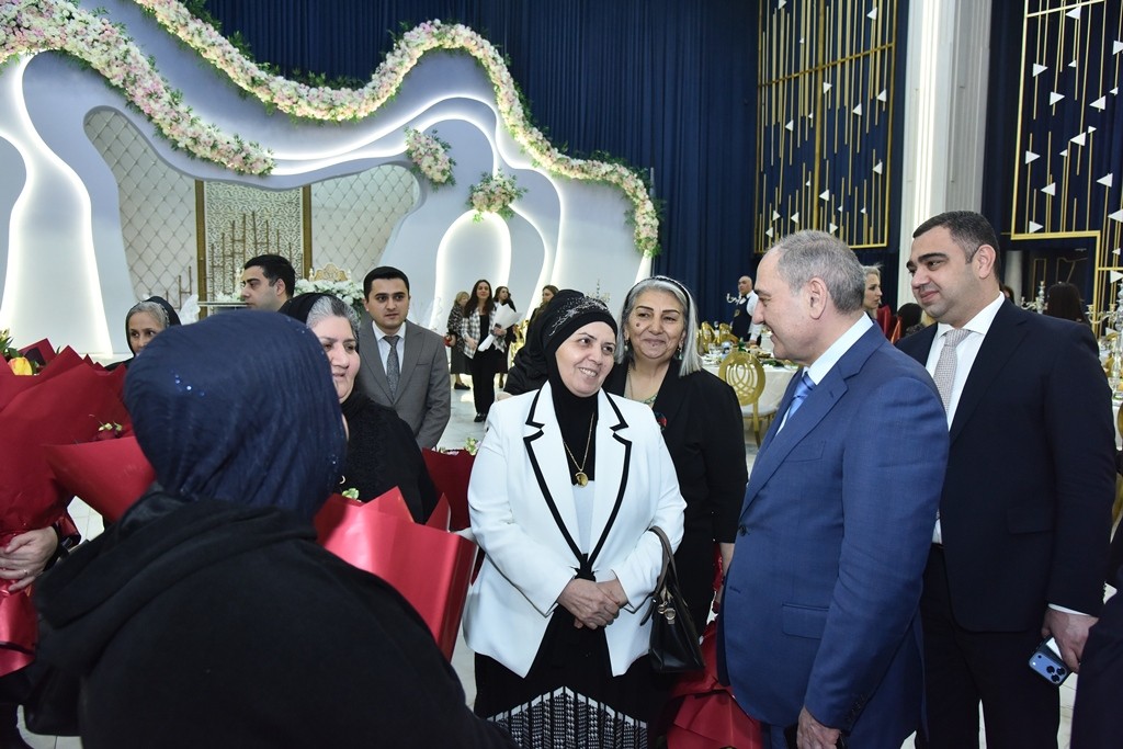 Nəsimi rayonunda 8 Mart münasibətilə tədbir keçirildi - FOTOLAR