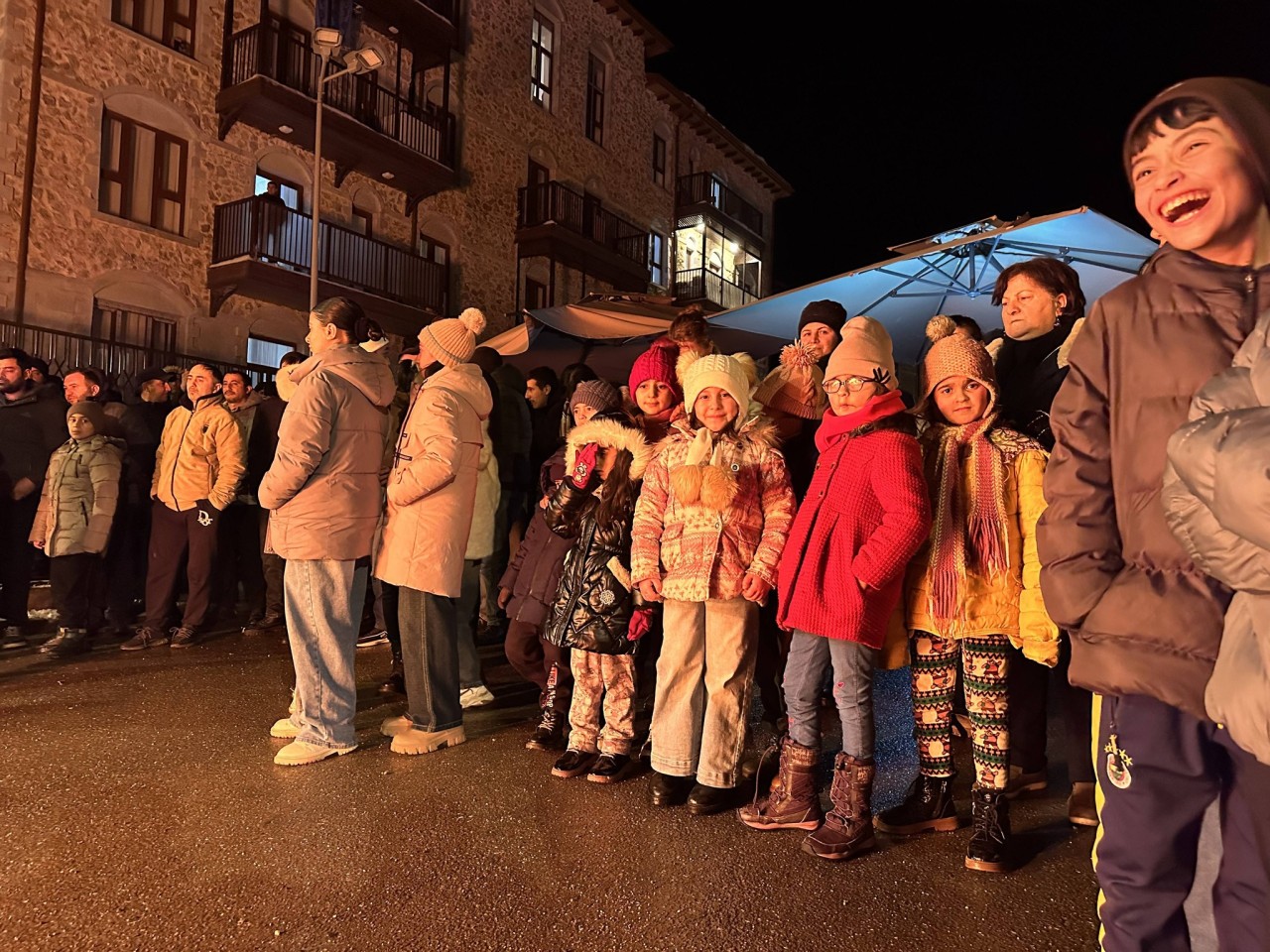 Qəlblərdə istilik, üzlərdə təbəssüm - Şuşa bayram edir (FOTOLAR)