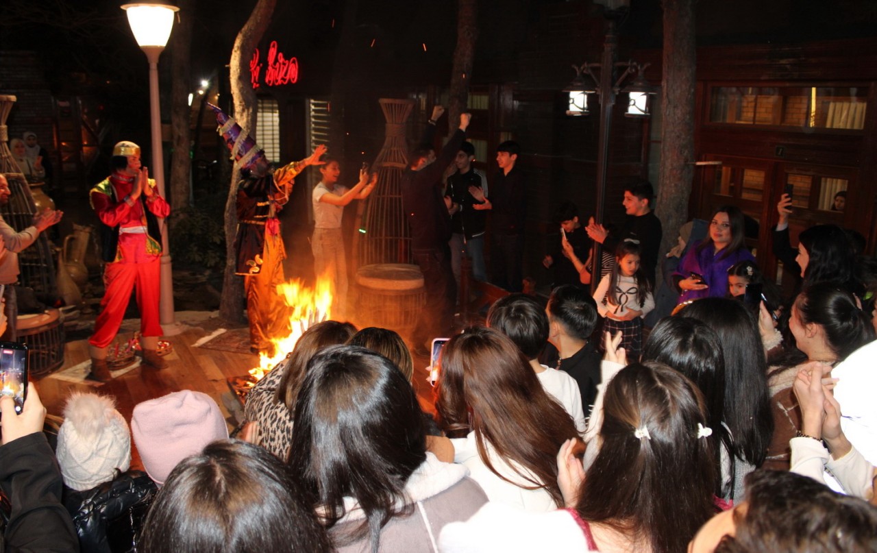 YAP Nizami rayon təşkilatı iftar süfrəsi təşkil etdi - FOTOLAR