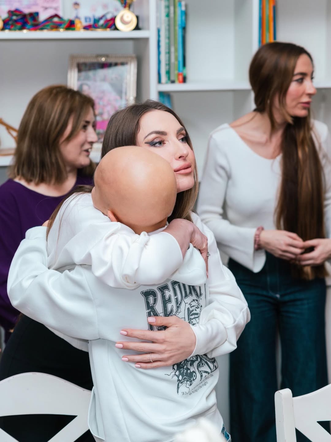 Prezidentin qızları və gəlini Yaşama Dəstək Mərkəzində - FOTOLAR+VİDEO