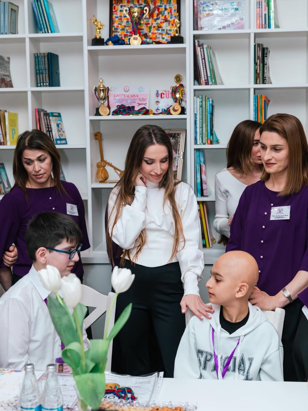 Prezidentin qızları və gəlini Yaşama Dəstək Mərkəzində - FOTOLAR+VİDEO