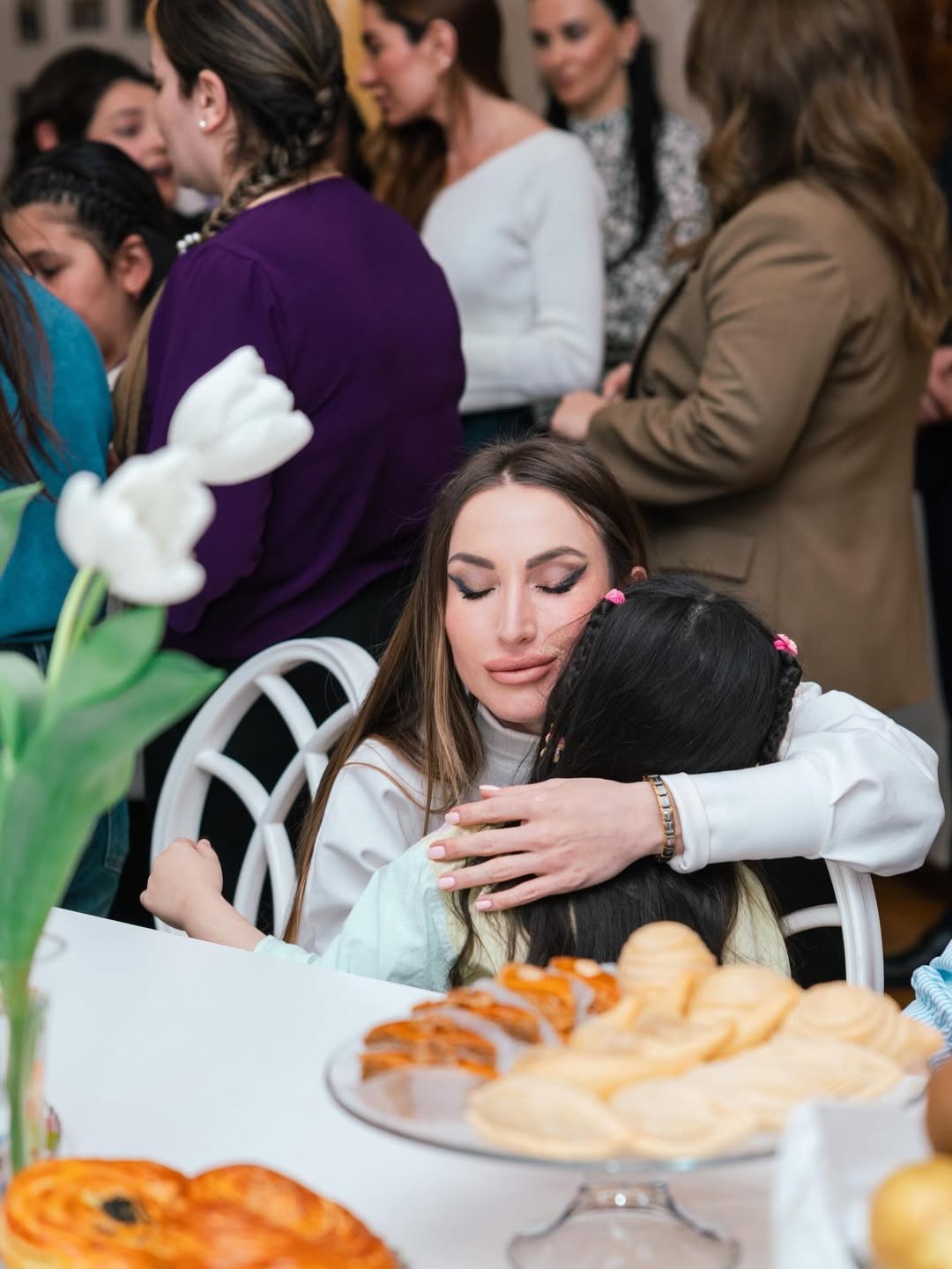 Prezidentin qızları və gəlini Yaşama Dəstək Mərkəzində - FOTOLAR+VİDEO