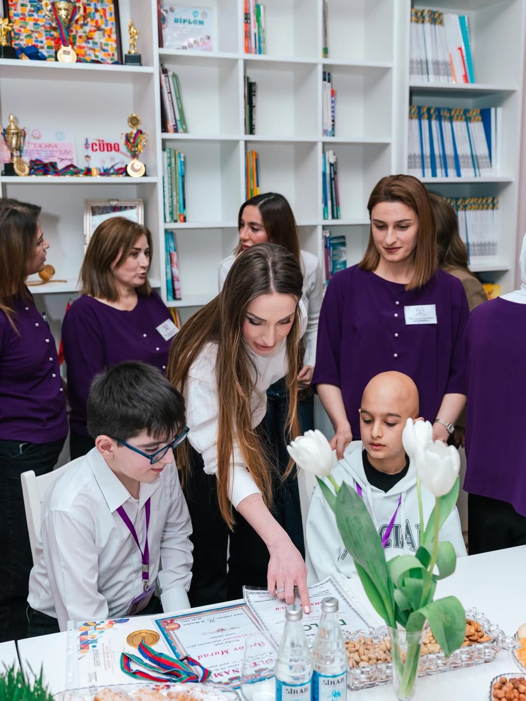 Prezidentin qızları və gəlini Yaşama Dəstək Mərkəzində - FOTOLAR+VİDEO