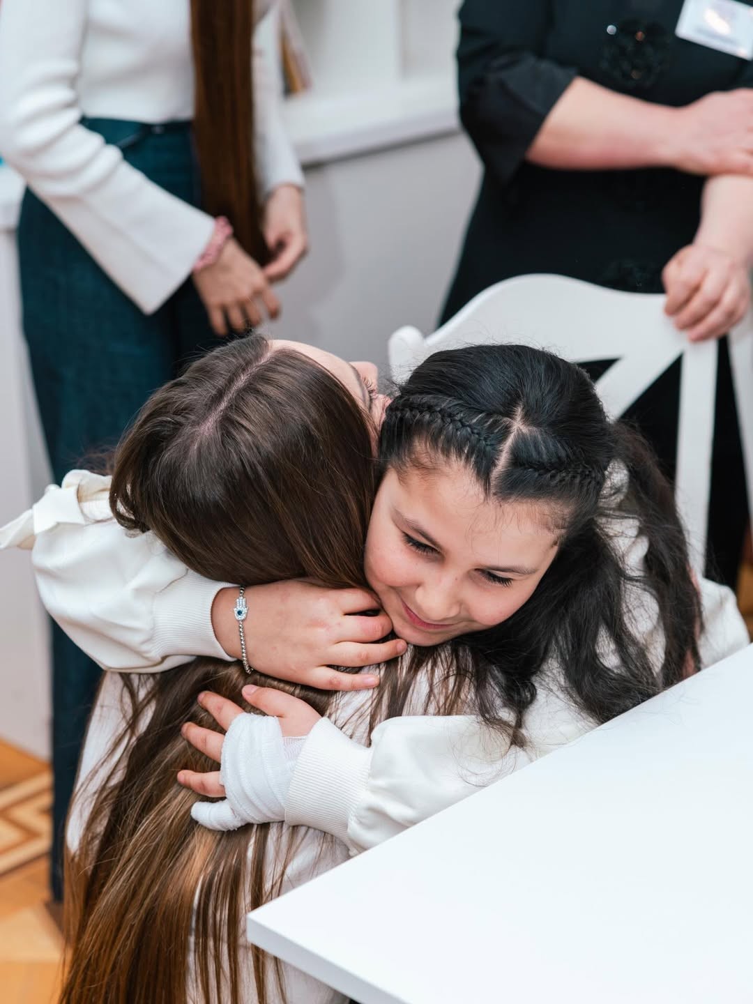 Prezidentin qızları və gəlini Yaşama Dəstək Mərkəzində - FOTOLAR+VİDEO