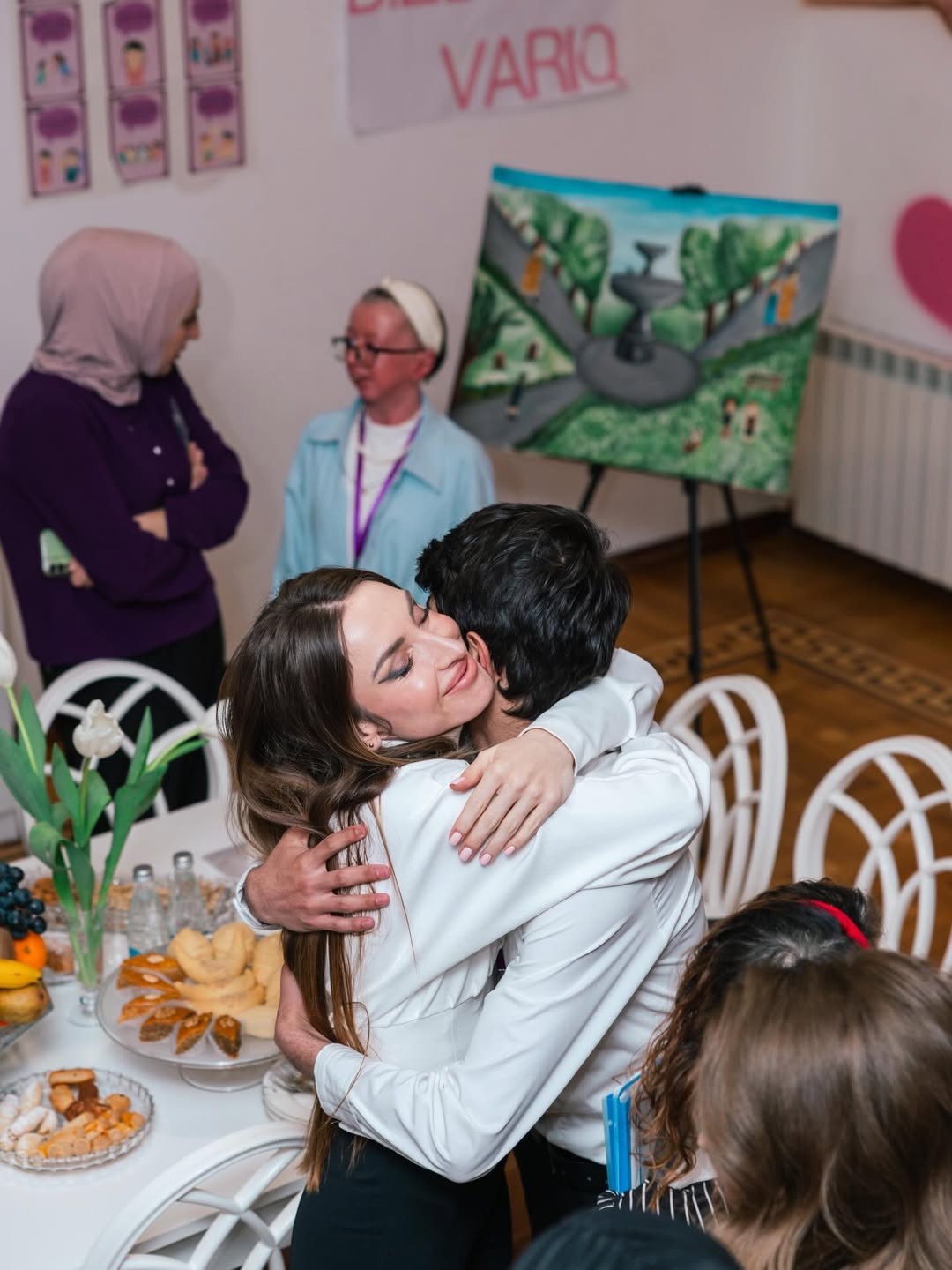 Prezidentin qızları və gəlini Yaşama Dəstək Mərkəzində - FOTOLAR+VİDEO