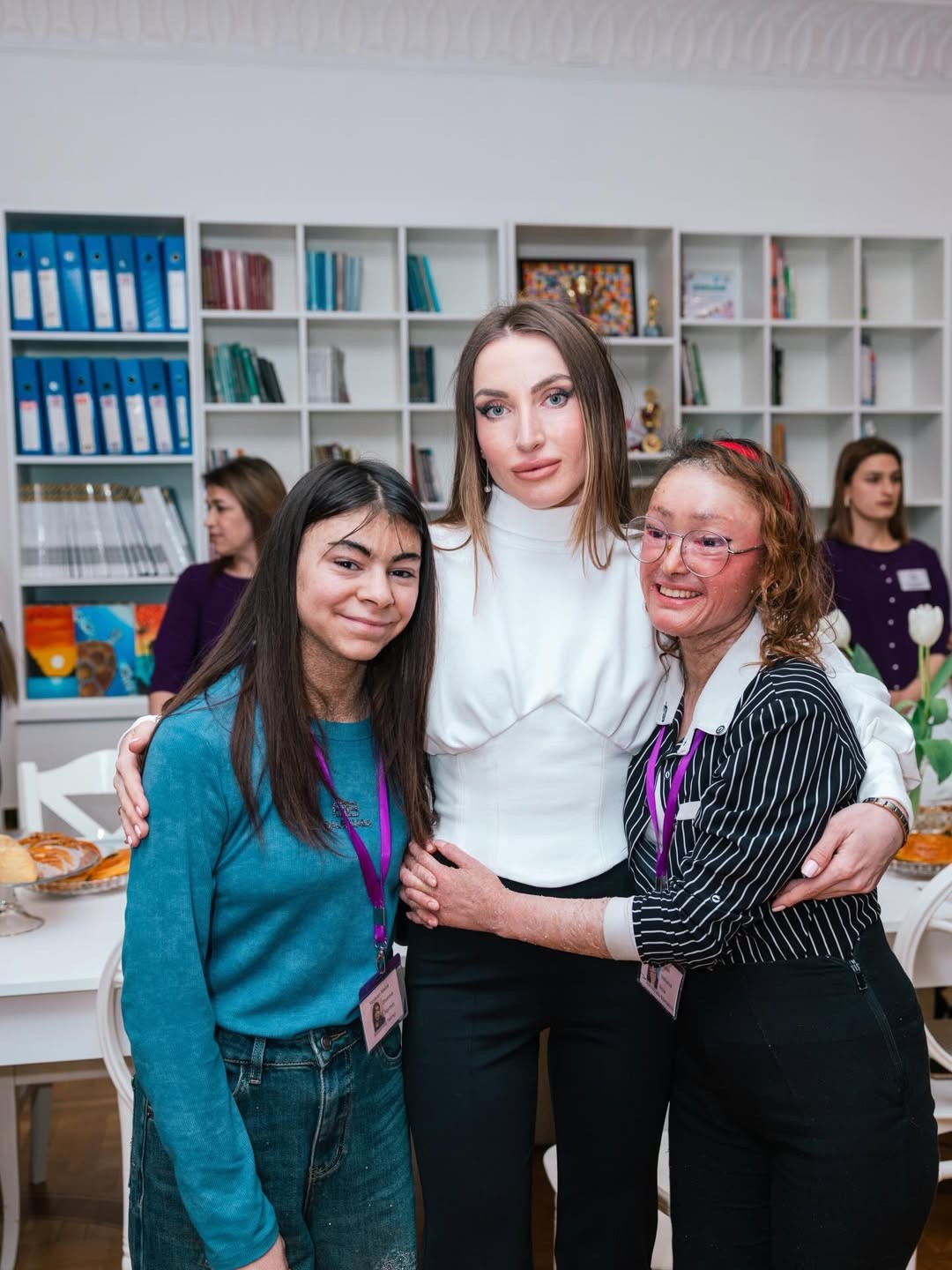 Prezidentin qızları və gəlini Yaşama Dəstək Mərkəzində - FOTOLAR+VİDEO