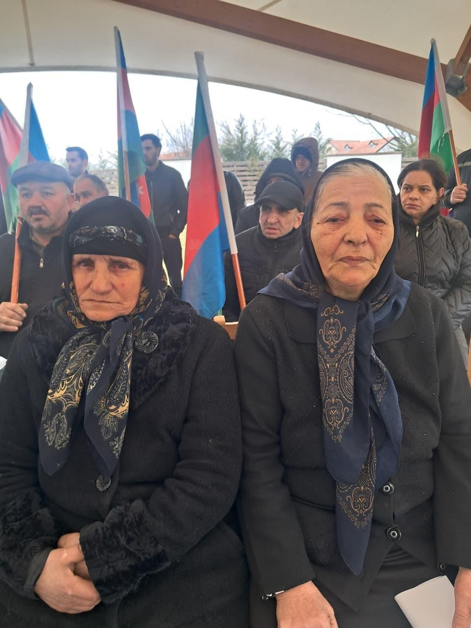 Növbəti köç karvanı Qırmızı Bazar qəsəbəsinə çatdı - FOTOLAR (YENİLƏNİB)