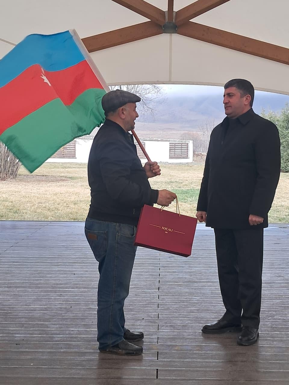 Növbəti köç karvanı Qırmızı Bazar qəsəbəsinə çatdı - FOTOLAR (YENİLƏNİB)