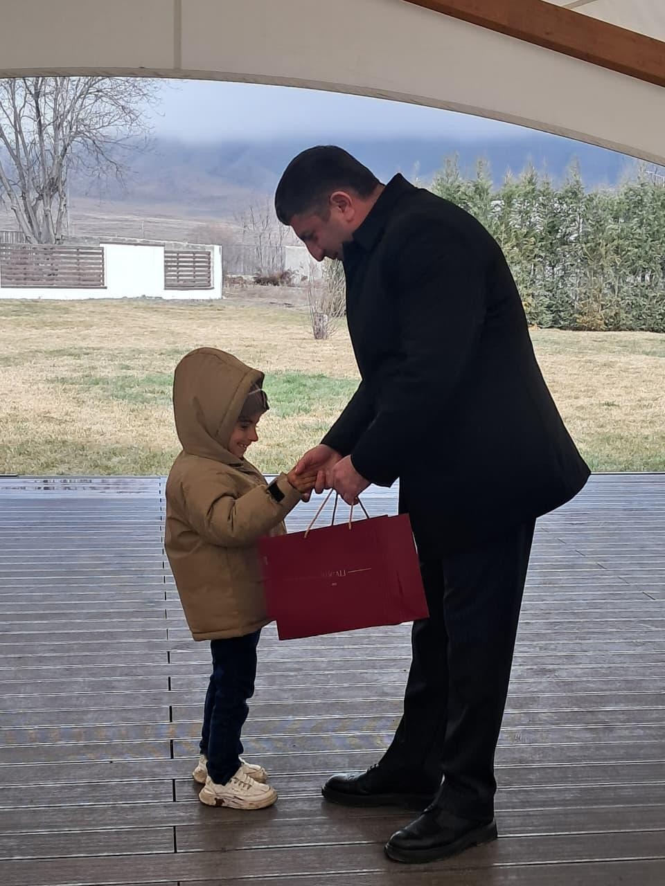 Növbəti köç karvanı Qırmızı Bazar qəsəbəsinə çatdı - FOTOLAR (YENİLƏNİB)