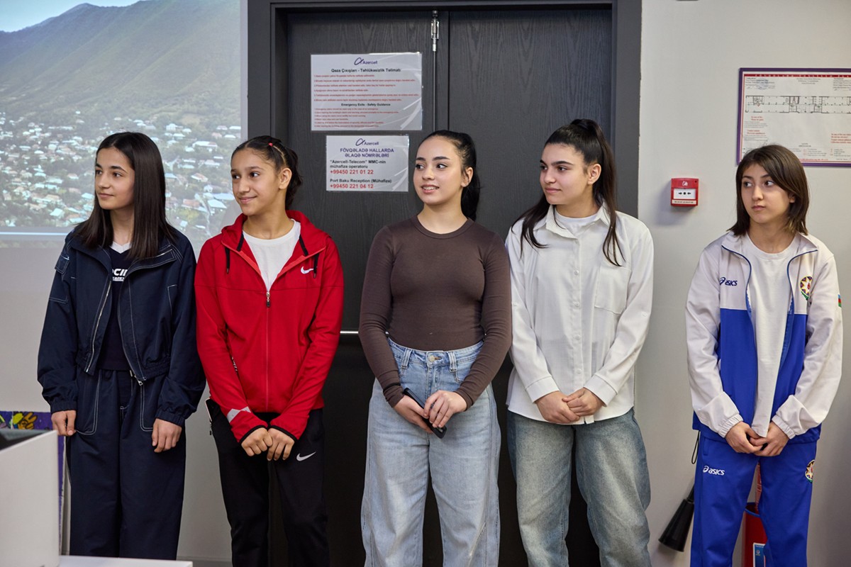 “Qızlara ağ yaraşır” layihəsinin iştirakçıları "Azercell"in qonağı oldular - FOTOLAR