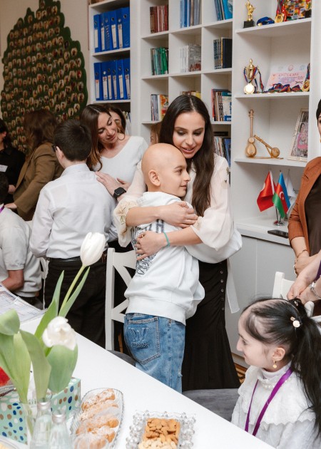 Leyla Əliyeva onlar üçün pianoda ifa etdi - FOTOLAR