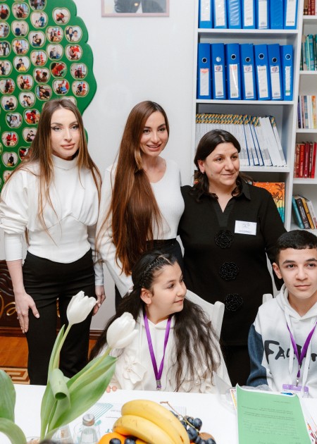 Leyla Əliyeva onlar üçün pianoda ifa etdi - FOTOLAR