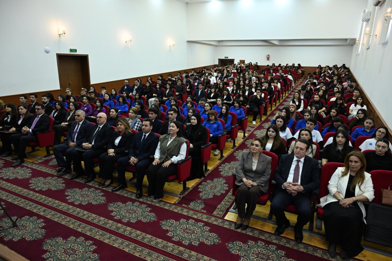 “Həmkarlar ittifaqları və gənclər” mövzusunda tədbir keçirilib - FOTOLAR