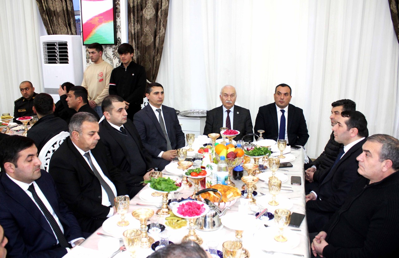 Daşkəsəndə Ramazan ayı münasibətilə iftar süfrəsi təşkil edilib - FOTOLAR