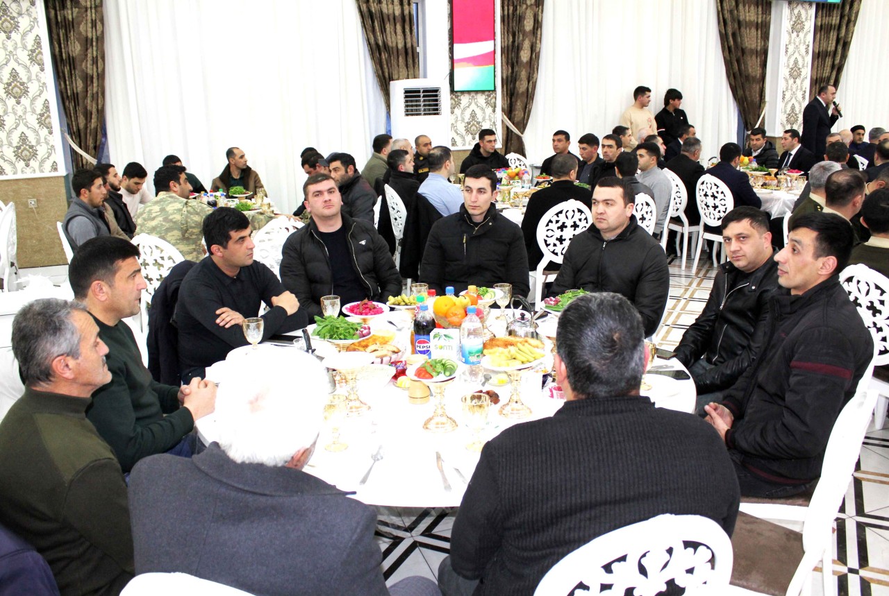 Daşkəsəndə Ramazan ayı münasibətilə iftar süfrəsi təşkil edilib - FOTOLAR