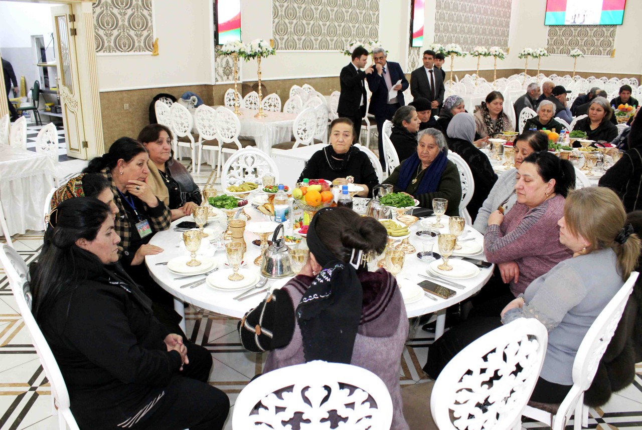 Daşkəsəndə Ramazan ayı münasibətilə iftar süfrəsi təşkil edilib - FOTOLAR