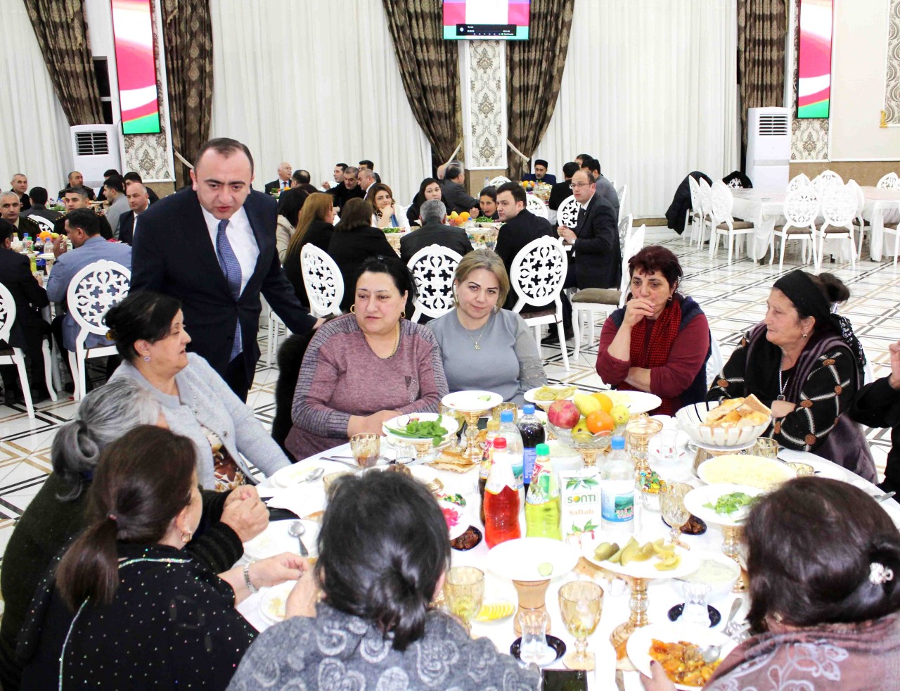 Daşkəsəndə Ramazan ayı münasibətilə iftar süfrəsi təşkil edilib - FOTOLAR