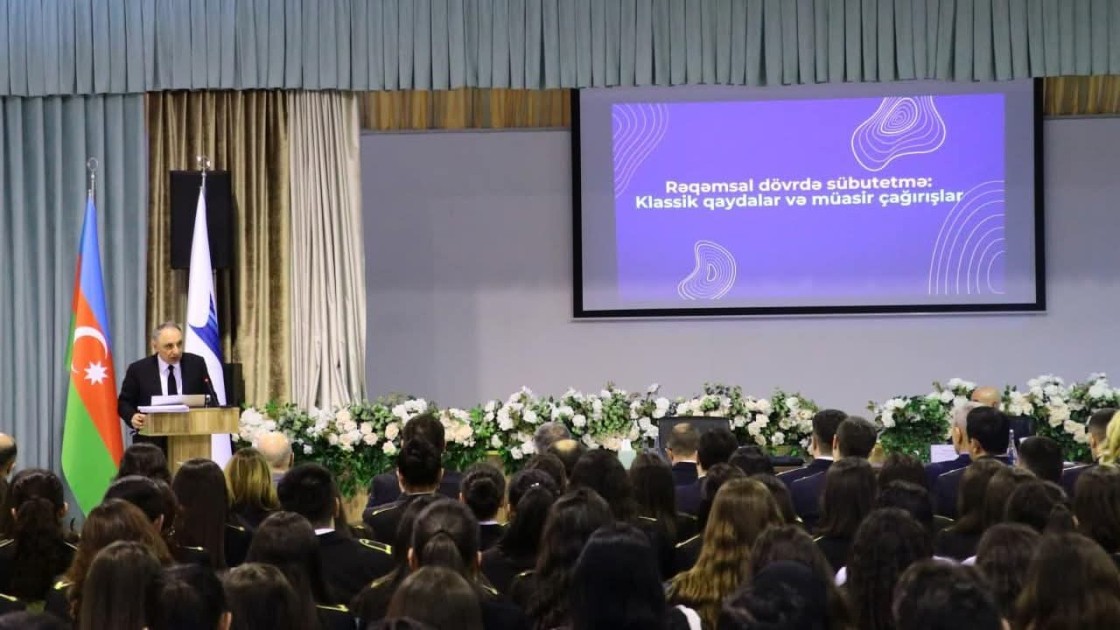 Kamran Əliyev tələbələrə mühazirə keçib - FOTOLAR