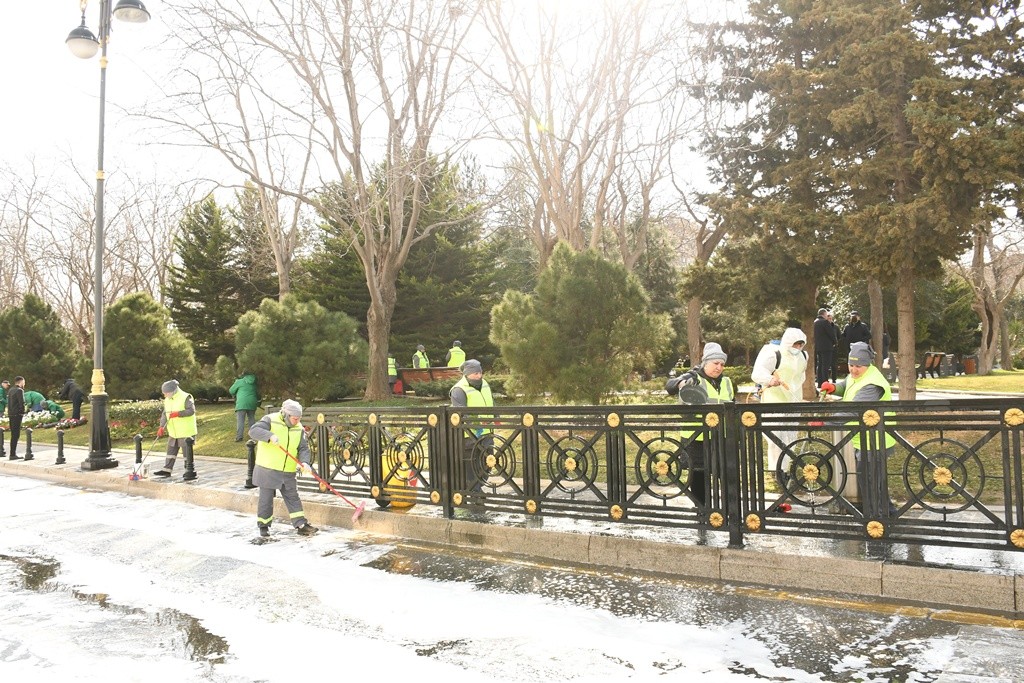 Bakının 537 küçəsi yuyuldu - FOTOLAR