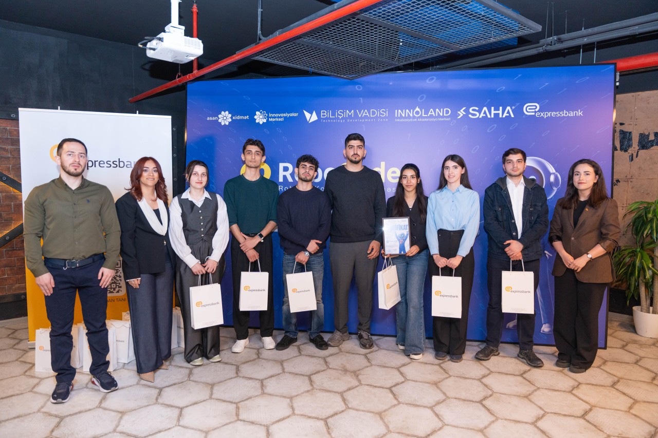 "Expressbank"ın sponsorluğu ilə “RoboCode” düşərgəsi yekunlaşıb - FOTOLAR