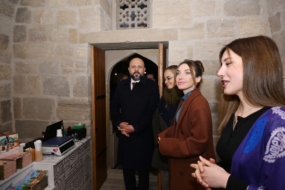 Prezidentin gəlini Buxara karvansarasının açılışında - FOTOLAR