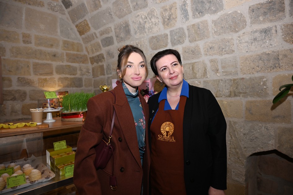 Prezidentin gəlini Buxara karvansarasının açılışında - FOTOLAR