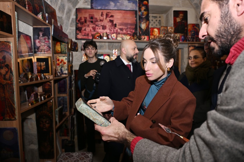 Prezidentin gəlini Buxara karvansarasının açılışında - FOTOLAR