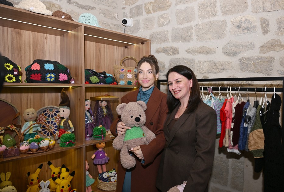 Prezidentin gəlini Buxara karvansarasının açılışında - FOTOLAR