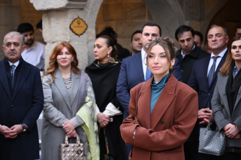 Prezidentin gəlini Buxara karvansarasının açılışında - FOTOLAR