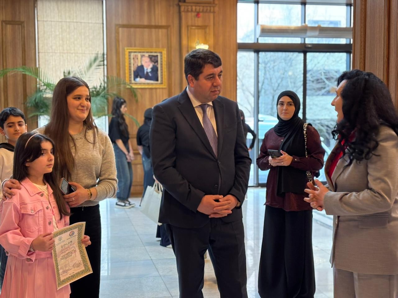 Yasamalda “Yazın nəfəsi” adlı rəsm sərgisi keçirildi - FOTOLAR