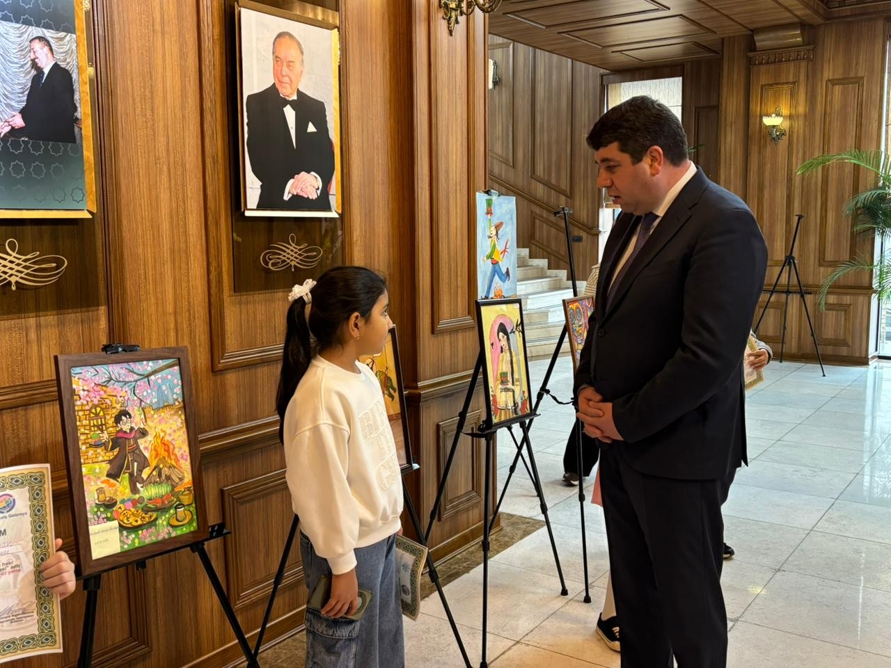 Yasamalda “Yazın nəfəsi” adlı rəsm sərgisi keçirildi - FOTOLAR