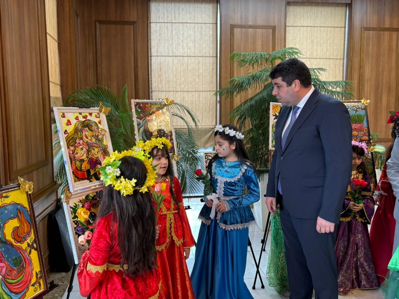 Yasamalda “Yazın nəfəsi” adlı rəsm sərgisi keçirildi - FOTOLAR
