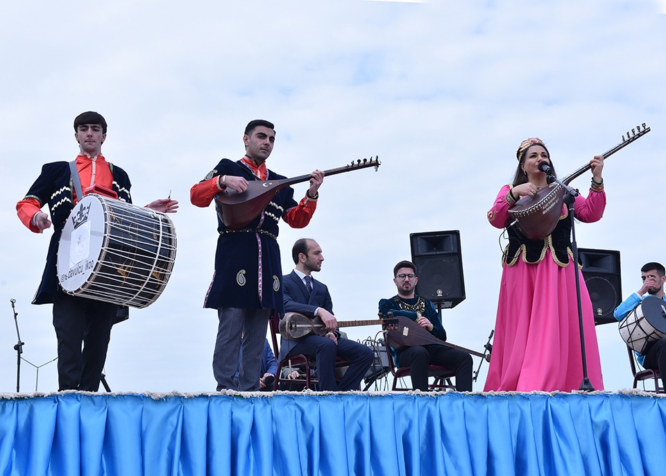 Sumqayıtda Novruzla bağlı bayram tədbiri keçirildi - FOTOLAR