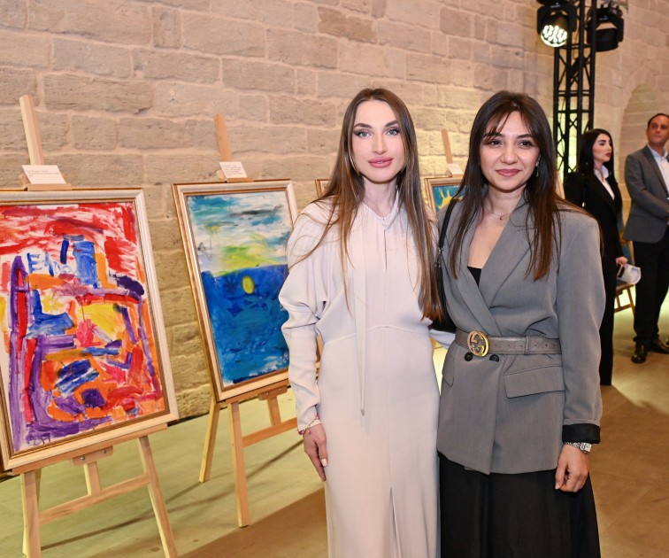 Alena Əliyeva “Çərçivədən kənar” sərgisində - FOTOLAR